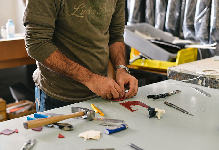 office-worker-1149557_1920