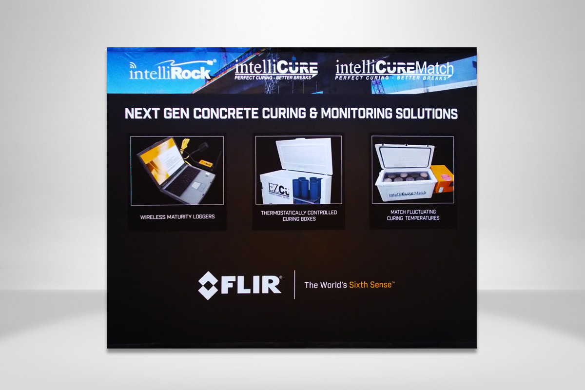 portables-backwall-displays-snap-on-velco-flir-1200
